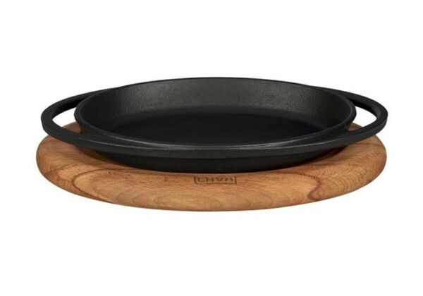 Lava - Lava Oval Kulplu Tava Ve Ahşap Altlıklı. Ölçü 21X14Cm. Lv Eco O Tv 2114 K4 Lava - Lava Oval Kulplu Tava Ve Ahşap Altlıklı. Ölçü 21X14Cm. Lv Eco O Tv 2114 K4